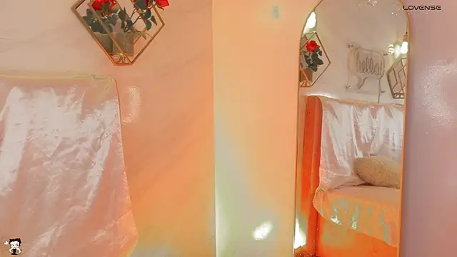 Snapshot of _Rouse_v chatting on November 1, 2:43 pm Rouse v online show from November 1, 2:43 pm