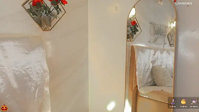 Snapshot of _Rouse_v chatting on October 28, 2:12 pm Rouse v online show from October 28, 2:12 pm