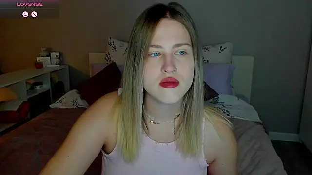  Sarah Soul  online show from October 6, 12:05 am