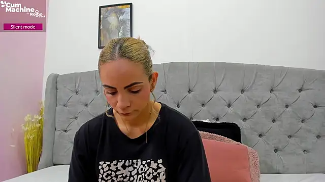 Snapshot of Valesskahall chatting on September 17, 12:14 pm Valesskahall online show from September 17, 12:14 pm