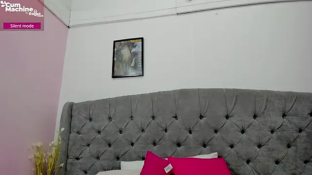 Snapshot of Valesskahall chatting on October 23, 12:55 pm Valesskahall online show from October 23, 12:55 pm