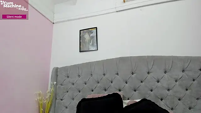 Snapshot of Valesskahall chatting on October 15, 12:19 pm Valesskahall online show from October 15, 12:19 pm