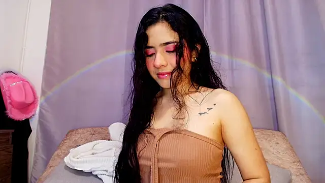 Snapshot of adara_johnson__ chatting on October 24, 11:50 am adara johnson online show from October 24, 11:50 am