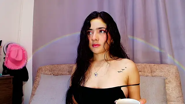 Snapshot of adara_johnson__ chatting on October 20, 11:46 am adara johnson online show from October 20, 11:46 am