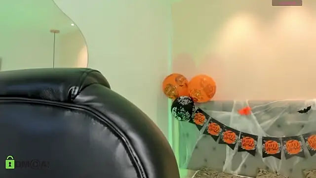 ASHLIE DIXON1 online show from October 30, 8:32 pm