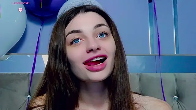 AngelinaWett online show from December 5, 8:14 am