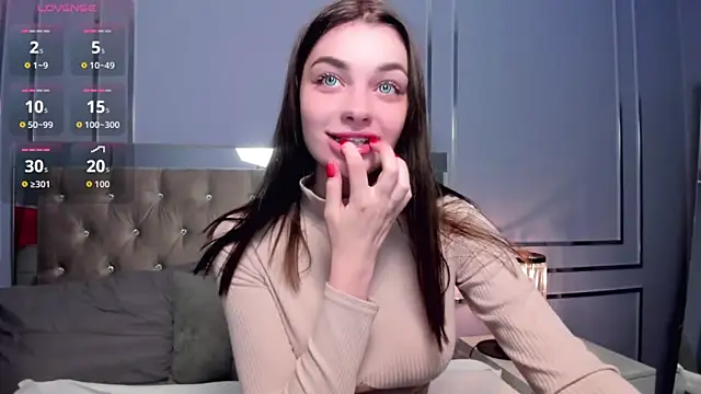 Snapshot of AngelinaWett chatting on October 10, 6:18 am AngelinaWett online show from October 10, 6:18 am