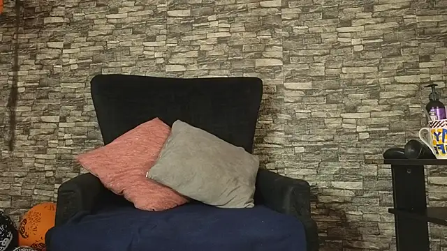 alondrabigtits online show from October 31, 12:42 pm