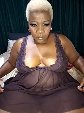 dirasweetlipsxx online show from April 8, 8:22 pm