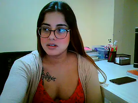 Snapshot of maliamiller chatting on September 29, 1:54 am maliamiller online show from September 29, 1:54 am