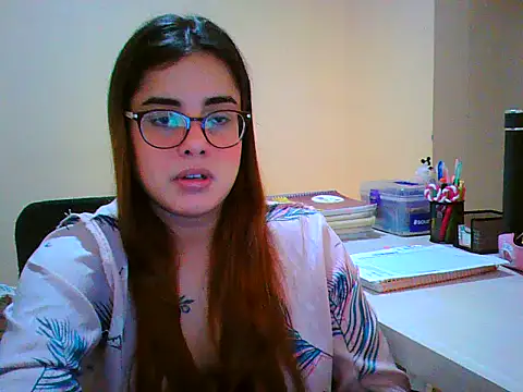 Snapshot of maliamiller chatting on November 2, 6:17 am maliamiller online show from November 2, 6:17 am