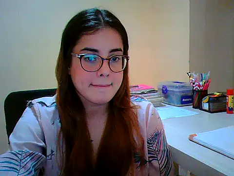 Snapshot of maliamiller chatting on October 29, 1:54 am maliamiller online show from October 29, 1:54 am