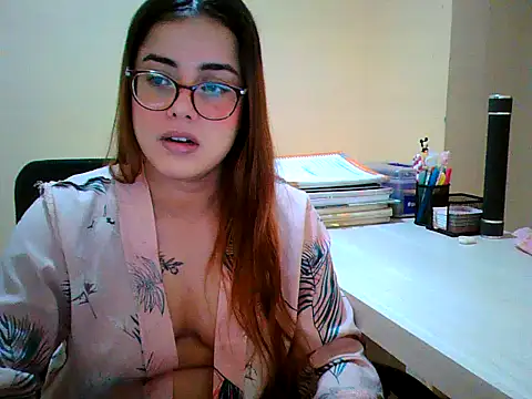 Snapshot of maliamiller chatting on September 21, 3:32 pm maliamiller online show from September 21, 3:32 pm