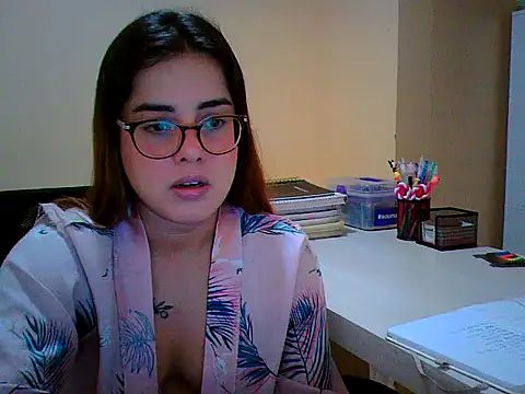 Snapshot of maliamiller chatting on October 25, 8:37 pm maliamiller online show from October 25, 8:37 pm