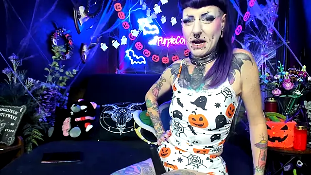 Snapshot of Purple_Coffin666 chatting on October 11, 7:05 pm Purple Coffin666 online show from October 11, 7:05 pm