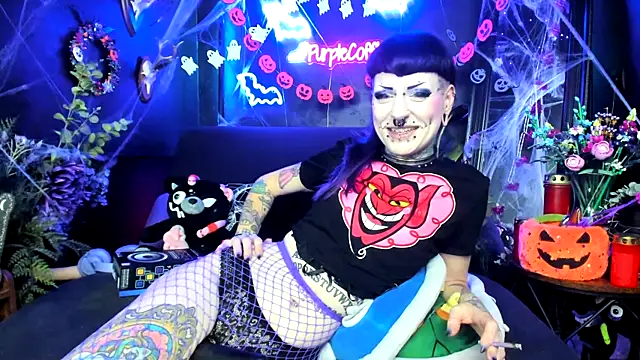 Snapshot of Purple_Coffin666 chatting on October 17, 7:50 pm Purple Coffin666 online show from October 17, 7:50 pm