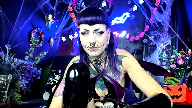 Snapshot of Purple_Coffin666 chatting on October 7, 6:34 pm Purple Coffin666 online show from October 7, 6:34 pm