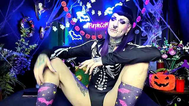 Snapshot of Purple_Coffin666 chatting on October 20, 7:00 am Purple Coffin666 online show from October 20, 7:00 am