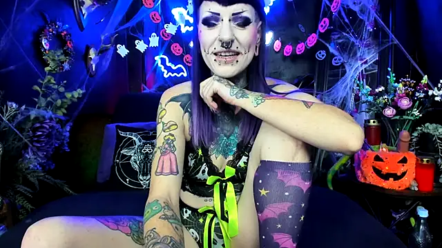 Snapshot of Purple_Coffin666 chatting on October 26, 7:20 pm Purple Coffin666 online show from October 26, 7:20 pm