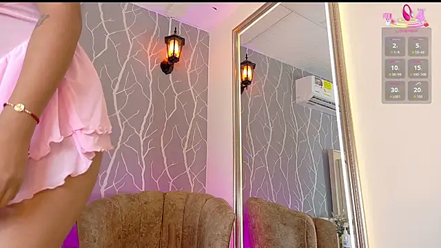 Snapshot of vanessa_guzman2 chatting on October 14, 12:30 pm vanessa guzman2 online show from October 14, 12:30 pm