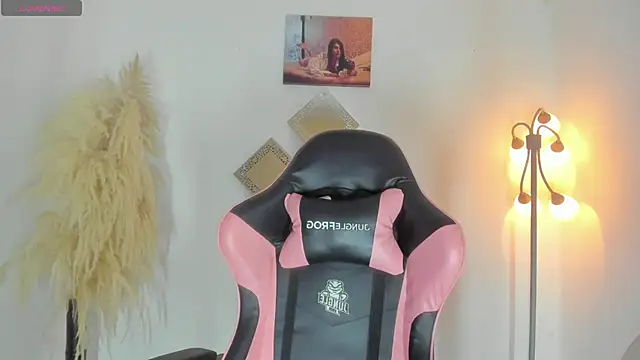 kattadoll online show from March 29, 10:53 pm