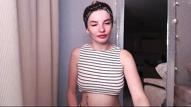 Snapshot of SooDana chatting on October 28, 3:56 am SooDana online show from October 28, 3:56 am