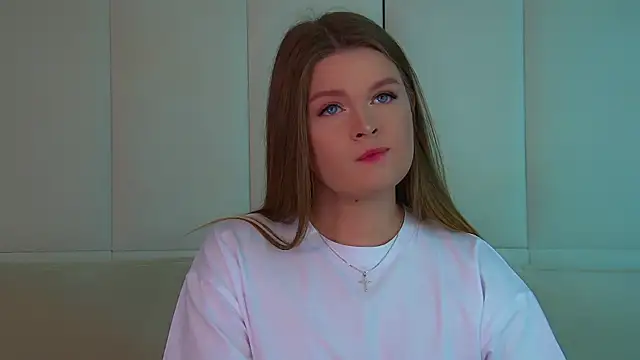 CrystalLyons online show from February 26, 6:34 am