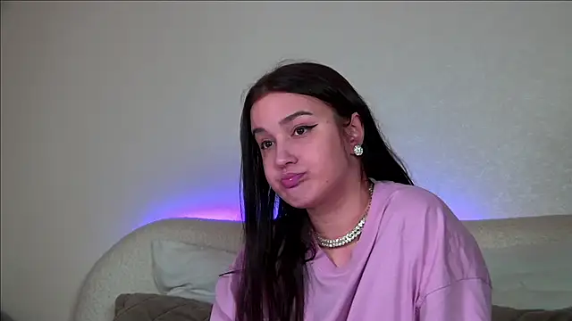 Snapshot of ChristinaMilton chatting on October 21, 6:23 pm ChristinaMilton online show from October 21, 6:23 pm