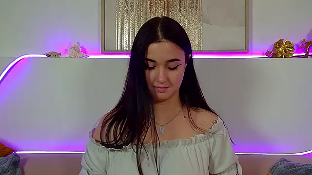 Snapshot of ChristinaMilton chatting on September 23, 6:39 pm ChristinaMilton online show from September 23, 6:39 pm