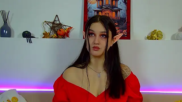 Snapshot of ChristinaMilton chatting on October 31, 6:23 pm ChristinaMilton online show from October 31, 6:23 pm