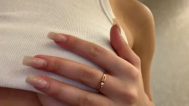 Snapshot of aryamirelle chatting on October 5, 9:42 pm aryamirelle online show from October 5, 9:42 pm