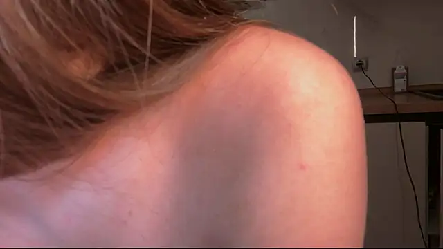 Snapshot of aryamirelle chatting on October 13, 1:08 am aryamirelle online show from October 13, 1:08 am