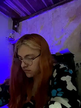 Snapshot of SophiaWeestt99 chatting on September 24, 6:12 am SophiaWeestt99 online show from September 24, 6:12 am