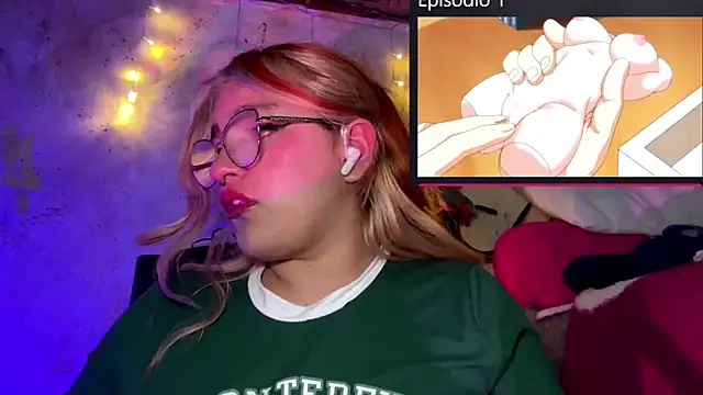 Snapshot of SophiaWeestt99 chatting on September 20, 5:50 am SophiaWeestt99 online show from September 20, 5:50 am