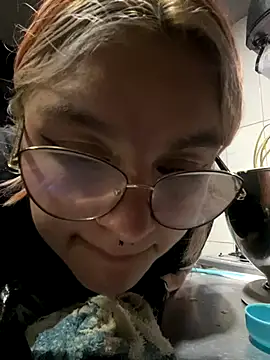 Snapshot of SophiaWeestt99 chatting on September 25, 6:23 am SophiaWeestt99 online show from September 25, 6:23 am