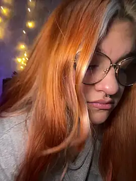 Snapshot of SophiaWeestt99 chatting on September 29, 6:51 am SophiaWeestt99 online show from September 29, 6:51 am