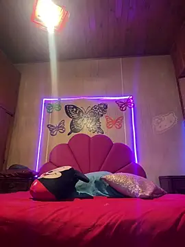 mariposapontiak420 online show from February 19, 4:34 am