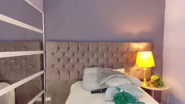 Snapshot of LanaBigTitties chatting on October 1, 8:58 pm LanaBigTitties online show from October 1, 8:58 pm