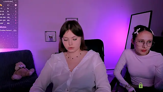 Snapshot of nikole_kitt chatting on September 29, 7:41 pm nikole kitt online show from September 29, 7:41 pm