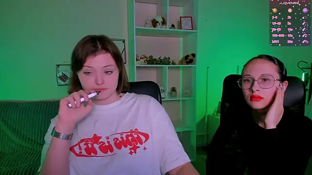 Snapshot of nikole_kitt chatting on October 5, 6:46 pm nikole kitt online show from October 5, 6:46 pm