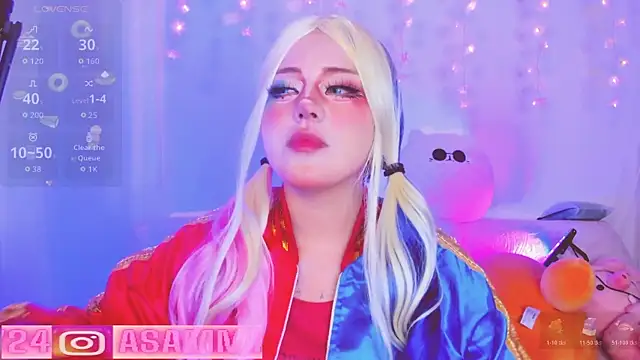 Lilith Asami online show from January 18, 9:27 am