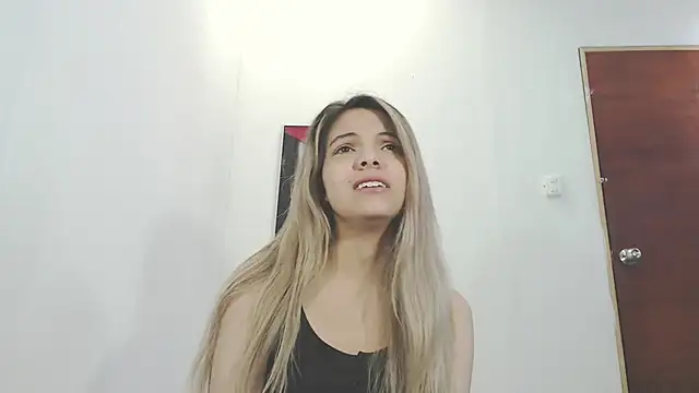 Snapshot of andreau18 chatting on September 25, 2:05 pm andreau18 online show from September 25, 2:05 pm