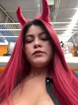 lia moon77 online show from October 31, 4:33 pm