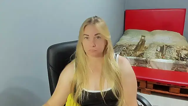 SkarletXDream online show from September 17, 9:35 pm