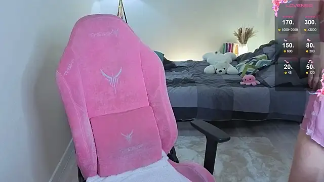 Lill Mary online show from October 3, 3:55 am