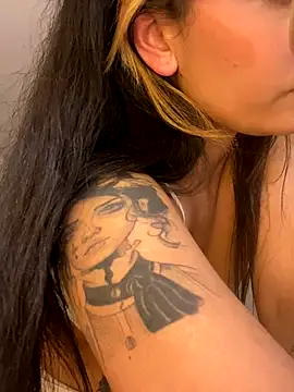 Snapshot of baby_lizy chatting on October 22, 10:48 pm baby lizy online show from October 22, 10:48 pm