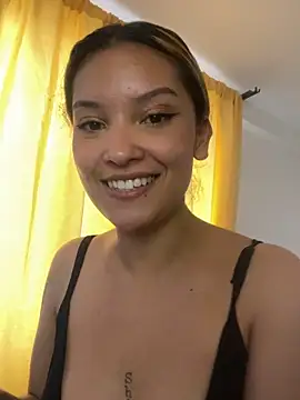 Snapshot of baby_lizy chatting on October 17, 8:45 pm baby lizy online show from October 17, 8:45 pm