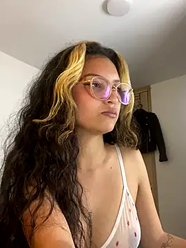 Snapshot of baby_lizy chatting on October 20, 10:46 pm baby lizy online show from October 20, 10:46 pm