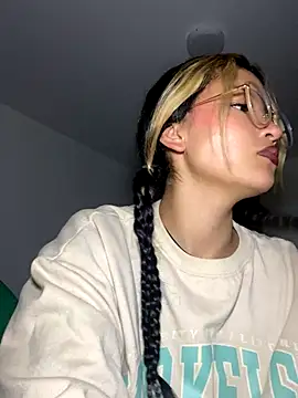 Snapshot of baby_lizy chatting on September 28, 11:21 pm baby lizy online show from September 28, 11:21 pm