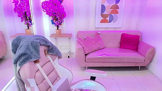 Gabby evanns online show from October 18, 12:19 pm